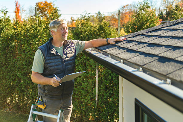 Professional Roofing technician working in Keithsburg, IL